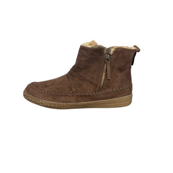 New! Muk Luks Women's Street Richmond Faux Suede Ankle Bootie - Size 11 - Picture 5 of 10